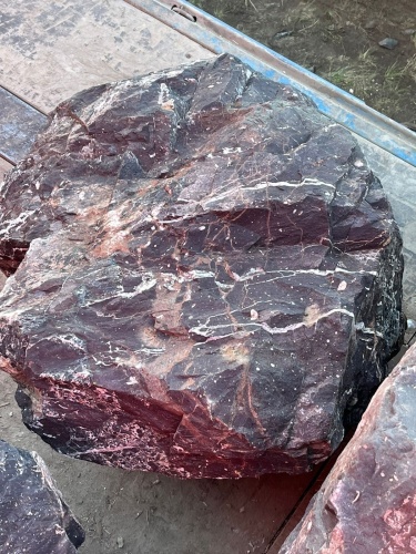 Камни для ландшафтного дизайна красно-фиолетовые 10-60 килограмм купить в Серове