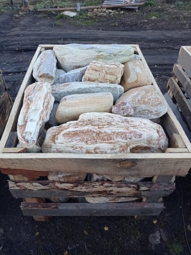 Златолит жёлтый, жёлто-зелёный глыбки и валуны для ланшафтного дизайна купить в Серове