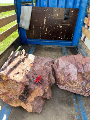 Ландшафтные глыбы красно-фиолетовые 200-1000 килограмм купить в Серове