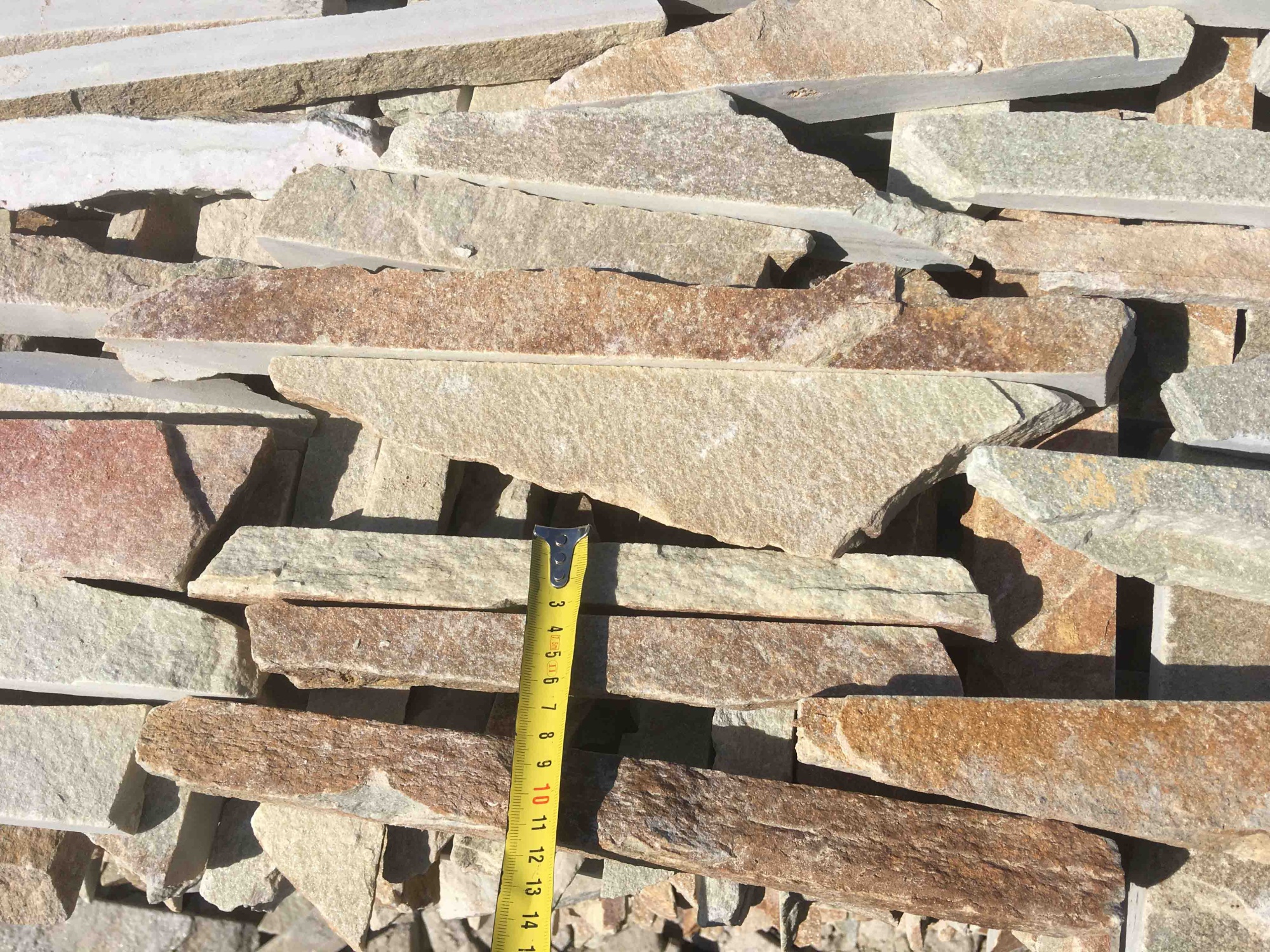 Горбушка златолит золотистый для облицовки купить в Серове