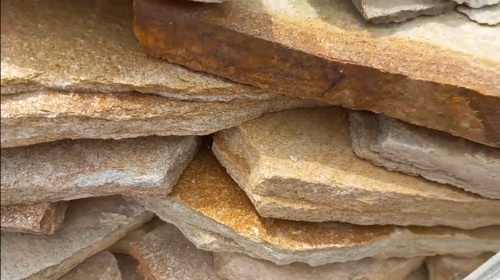 Плитняк златолит жёлтый золотистый для отмостки купить в Серове