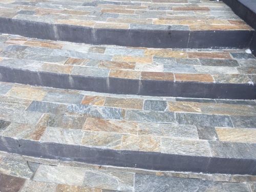 Плитка из Златолита Уральского для лестницы купить в Серове