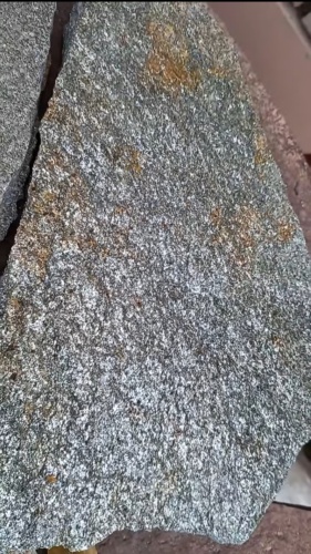 Плитняк златолит серебристый для цоколя, отмостки купить в Серове