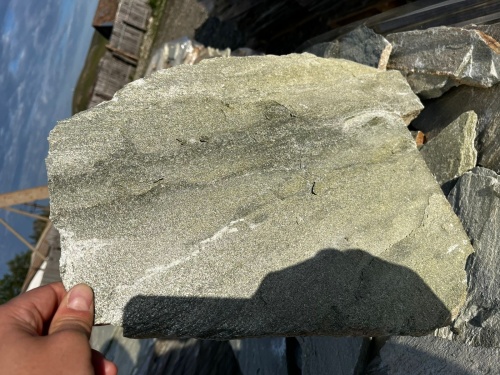 Плитняк златолит зелёный для цоколя, отмостки купить в Серове