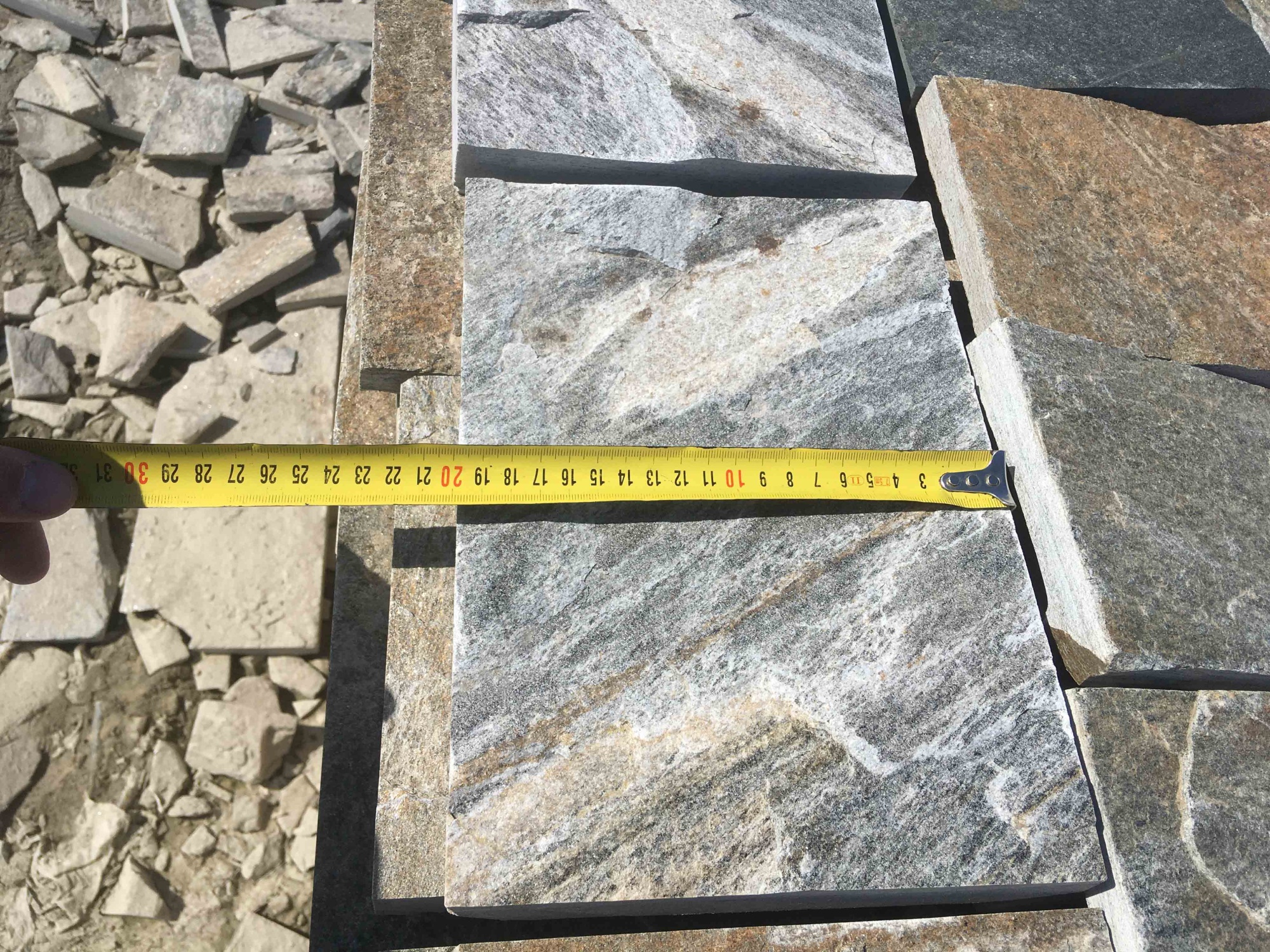 Плитка пилёная златолит Уральский для цоколя, отмостки купить в Серове