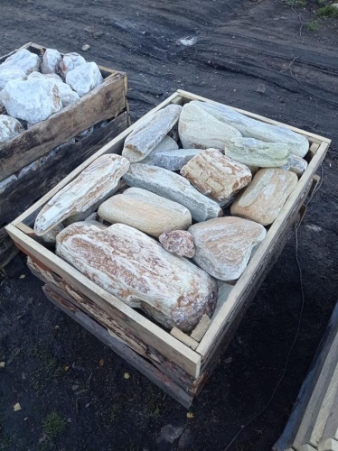 Златолит жёлтый, жёлто-зелёный глыбки и валуны для ланшафтного дизайна купить в Серове