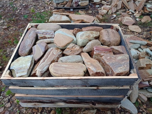 Златолит жёлтый, жёлто-зелёный глыбки и валуны для ланшафтного дизайна купить в Серове