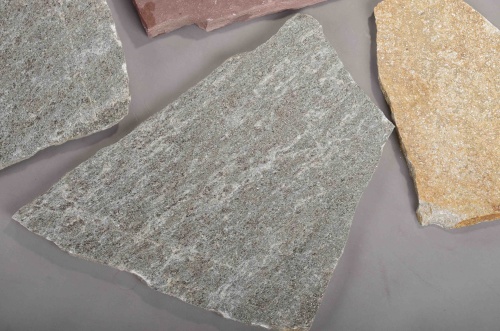 Плитняк златолит Уральский для цоколя, отмостки купить в Серове