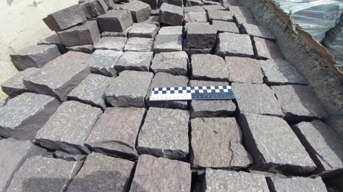 Лемезит колотая брусчатка 10 * 10 см. для парковки купить в Серове