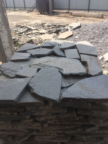 Златолит серебристый галтованный для лестниц купить в Серове